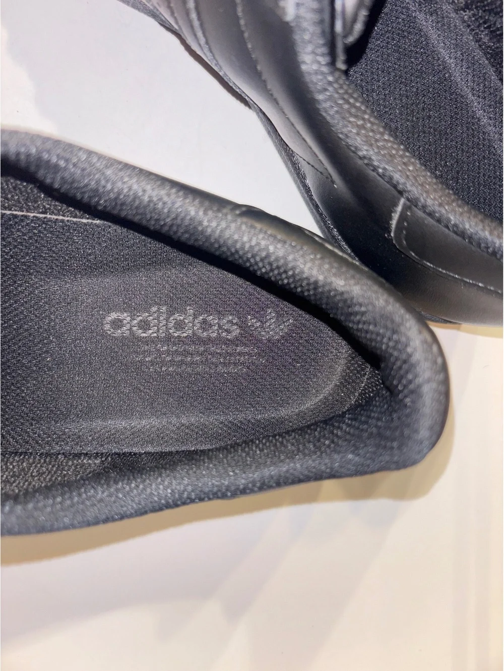 Adidas Superstar Men’s 9.5 Black Leather Sneakers NWOT NWOB